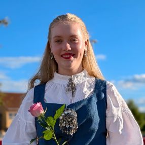 Emilie, Barnevakt i Elverum