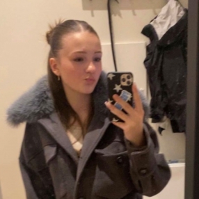 Emma Lhoise, Babysitter in Lyngdal