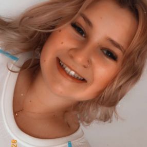 Anna Louise, Barnevakt i Moss