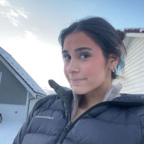Albena, Barnevakt i Hommersåk