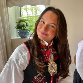 Mathilde, Barnevakt i Ås