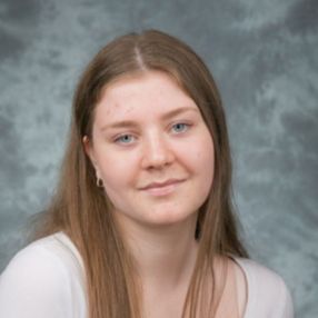 Linnea, Barnevakt i Alver