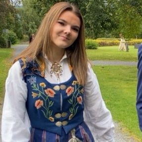 Adine Louise, Barnevakt i Fetsund