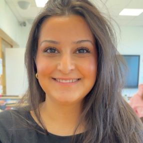 Avrin, Babysitter in Horten