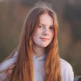 Elina, Babysitter in Lyngdal
