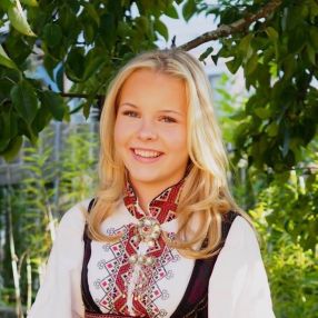 Alva, Barnevakt i Nesbru