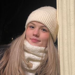 Laura, Barnevakt i Haugesund