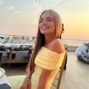 Ana-Marija, Barnevakt i Langhus