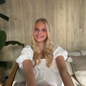 Melina, Barnevakt i Ørsta