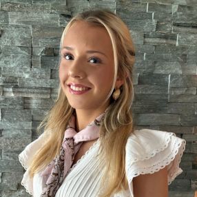 Milla, Babysitter in Malvik