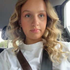 Frida, Babysitter in Lyngdal