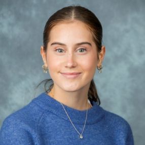 Lise, Babysitter in Hamar