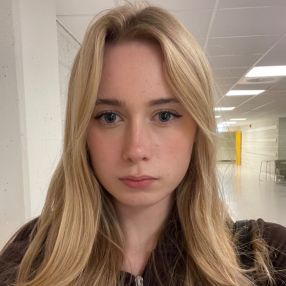 Hedda Stenhouse, Babysitter in Nesoddtangen