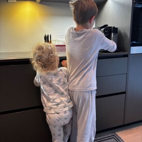 Anita, Familie i Nesbru
