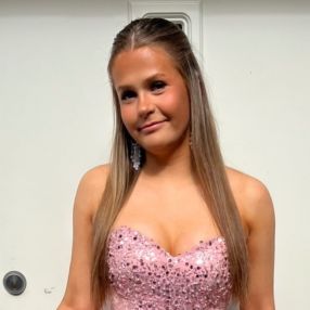 Leanna, Barnevakt i Askøy