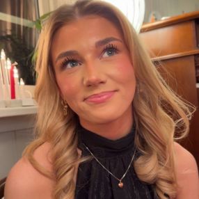 Emilie, Barnevakt i Brumunddal