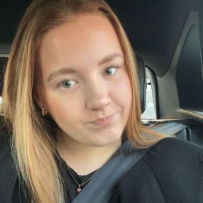 Maya, Barnevakt i Askøy