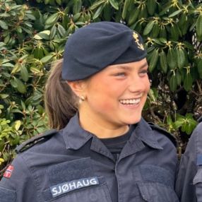 Lilja, Babysitter in Stokke