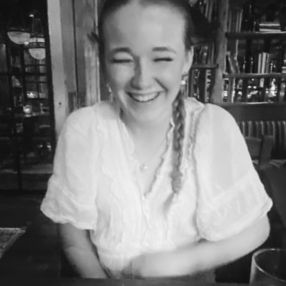 Karoline, Babysitter in Hokksund