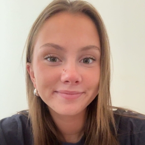 Tine, Babysitter in Bergen