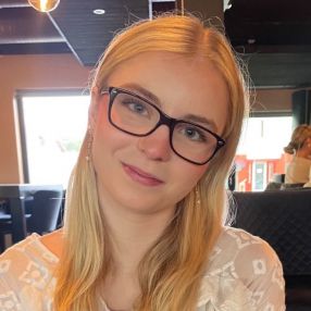 Celine, Babysitter in Skien
