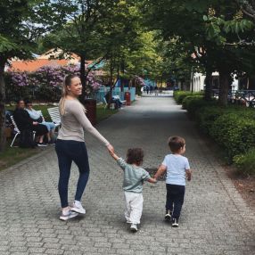 Julie, Familie i Sandnes