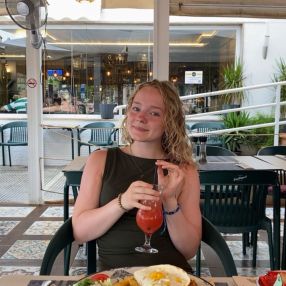 Kristin, Barnevakt i Karmøy