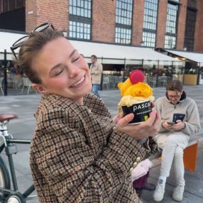 Cornelia, Barnevakt i Nesbru