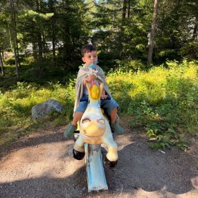 Elisa, Familie i Ås