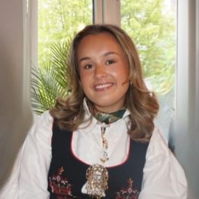 Eline, Barnevakt i Bergen