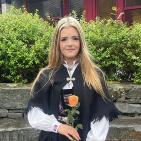 Emma Mariel, Barnevakt i Øygarden