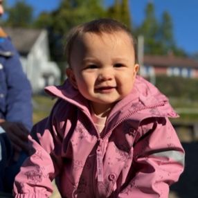 Jeniffer, Familie i Larvik