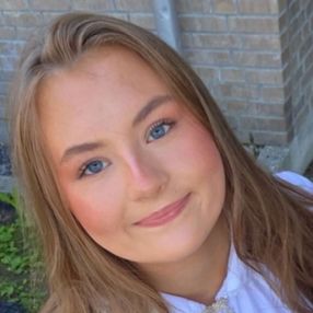 Amalie, Babysitter in Siggerud