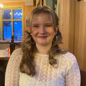 Fride, Barnevakt i Grimstad