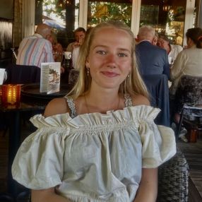 Lea, Barnevakt i Asker