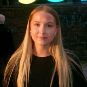 Julia, Barnevakt i Kopervik