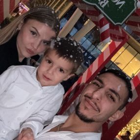Ahmad, Familie i Askim
