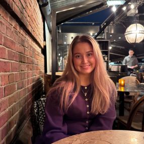 Maria, Barnevakt i Sogndal