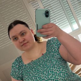 Emilia, Babysitter in Hønefoss