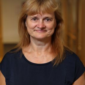 Алла, Babysitter in Lommedalen
