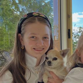 Linneah Kristine, Barnevakt i Lommedalen