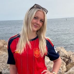 Emma, Barnevakt i Giske