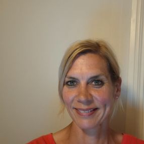 Rhodé, Babysitter in Mandal