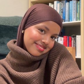 Siham, Barnevakt i Drammen