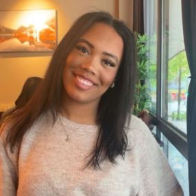 Yaisma Rosa, Babysitter in Eidsvoll