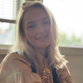 Amina, Barnevakt i Bærum