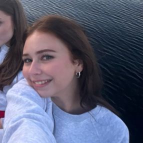 Madelen, Barnevakt i Asker