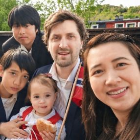 Vijitra Seedamat, Familie i Kristiansund