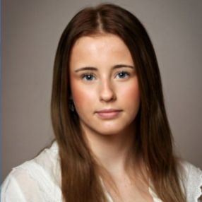 Amanda, Barnevakt i Larvik
