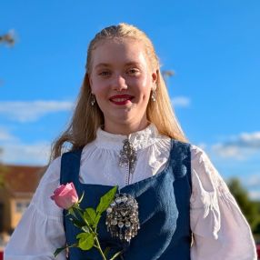 Emilie, Barnevakt i Elverum